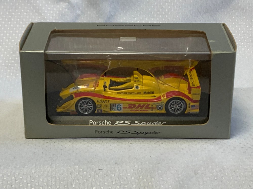 Minichamps Porsche RS Spyder #6 Penske 1:43 Diecast Racecar Yellow in Case