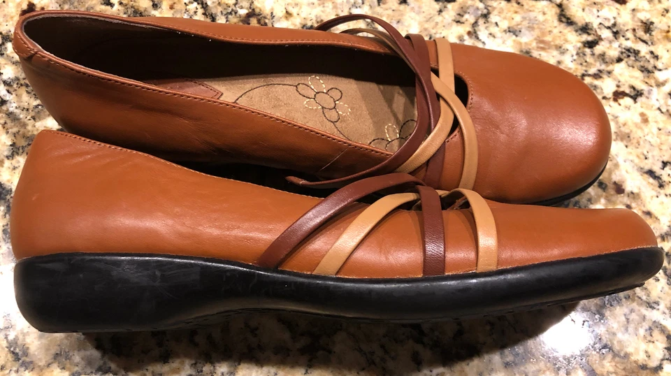 Para mujer SBICCA California Criss Cross Mary Janes cuero tostado británico talla 8,5 M Foto 4 de 4