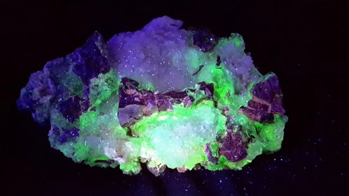 4.5" HYALITE OPAL on CHALCEDONY from Chihuahua, Mexico FLUORESCENT 