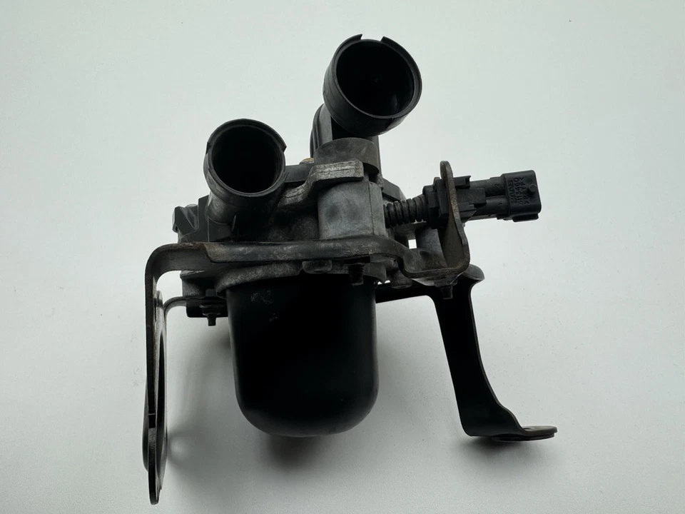 Bomba de inyección de aire 12-15 Chevrolet Volt 2014-2016 Cadillac ELR AA 117438 Foto 4 de 4