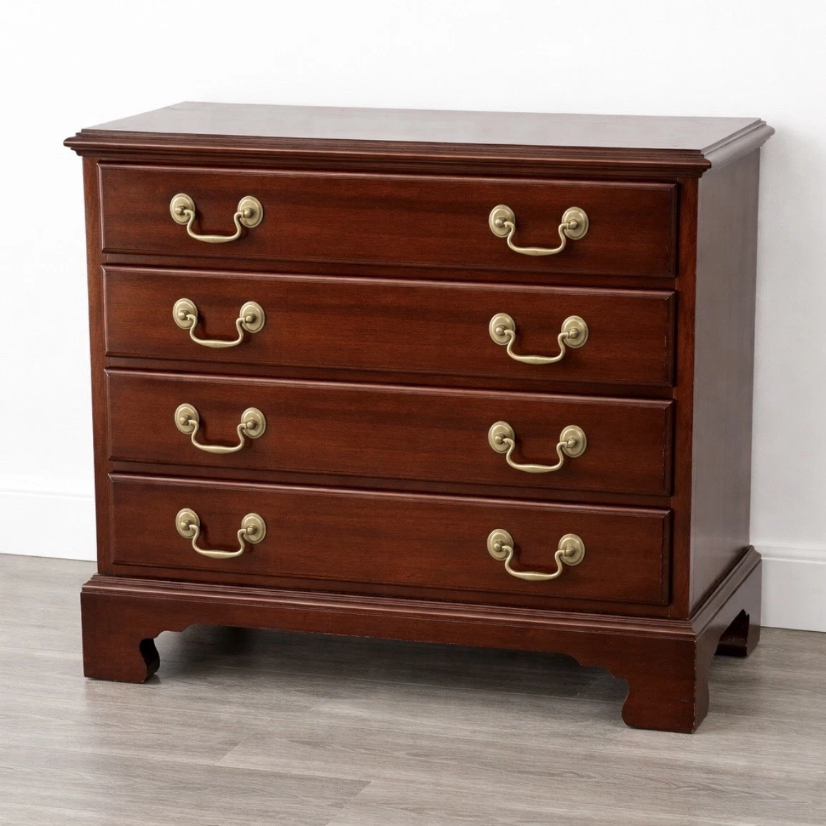 Ethan Allen Georgian Court In Antique Dressers & Vanities (1950