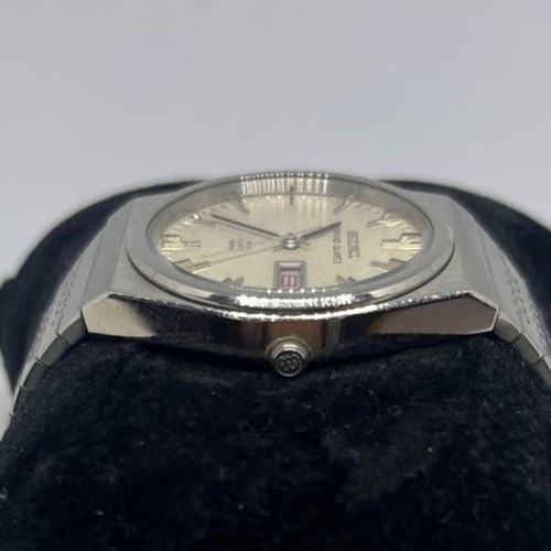 279935_7