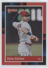 2022 Panini Donruss Retro 1988 Variation Holo Red Dylan Carlson (Throwing) 0zo2