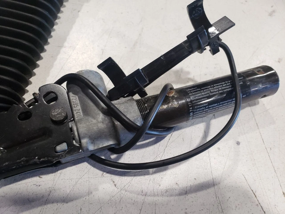 Hebilla del cinturón de seguridad delantero izquierdo - BMW 330CI E46 2001 cupé - 01-06 OEM 8257789 Foto 4 de 4