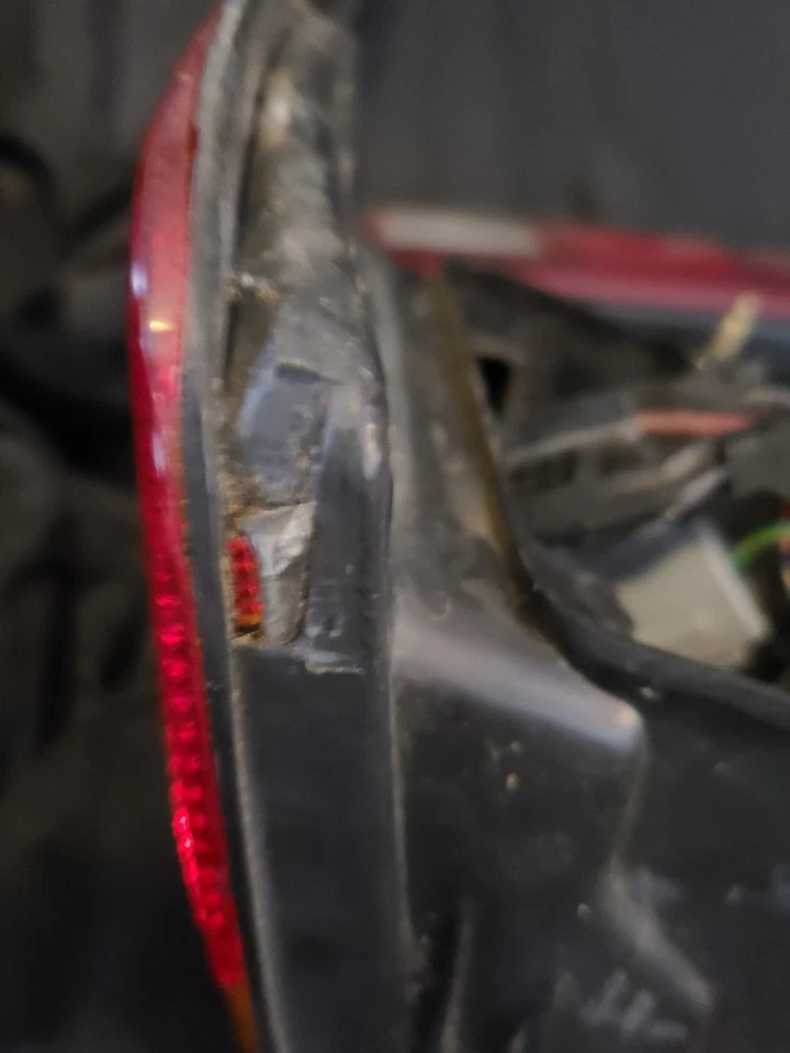 Комплект задних фонарей для седана Honda Civic 1988-1989 годов выпуска от оригинального производителя - Изображение 4 из 4