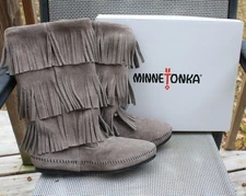 Women's Minnetonka 3-Layer Fringe Mid Calf Gray Suede Boot moccasin sz 10
