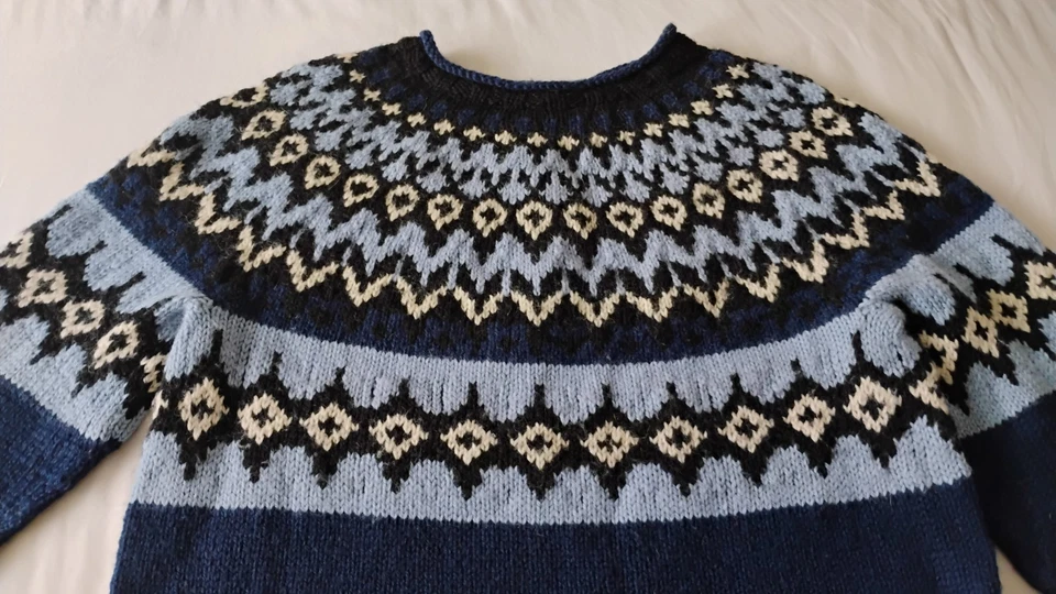 Suéter Pullover Hecho a Mano Tejido Fair Isle Para Mujer Lana Gruesa Multicolor ML Foto 2 de 4