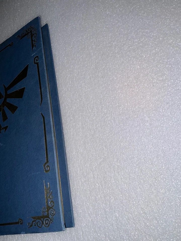 THE LEGEND OF ZELDA : PHANTOM HOURGLASS. COLLECTOR'S EDITION STRATEGY GUIDE used - Image 4 of 4