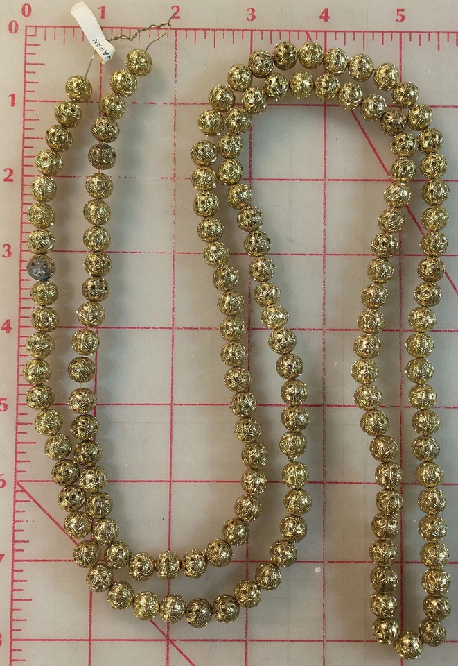 144 Vintage gold color 9mm filigree metal beads made in Japan strung on wire - Image 3 of 4