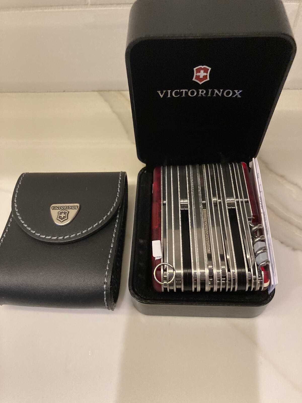 Victorinox SwissChamp Swiss Army Knife 1.6795 XAVT new with pouch FREE