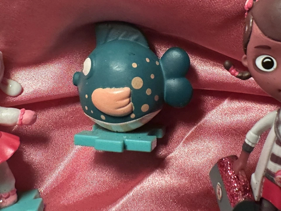 ЛОТ из 6 фигурок Disney «Doc McStuffins» из ПВХ головоломки базы игрушки для украшения торта - Изображение 4 из 4