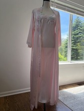 VTG Barbizon Pink Satin Floral Lace Embroidered Robe Nightgown Set S/P Coquette
