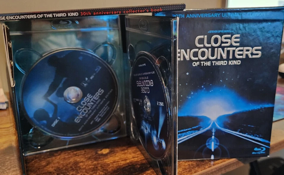 CLOSE ENCOUNTERS OF THE THIRD KIND 30th Anniversary Ultimate Edition BOX Blu-Ray - Image 4 of 4