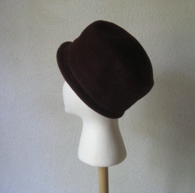 Vintage l 80s Makins New York Maroon Felted Wool Round Crown  display picture 3