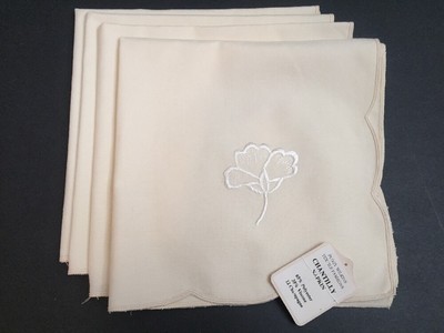 4 Fabric Embroidered Flower Napkins Cream Off White Scalloped Edge Peggy Wilkins