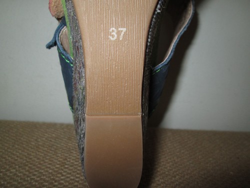 Women's L’ARTISTE ~ Spring Step Shayla Wedge Sandal Navy Floral Appliqué ~37/6.5 - Picture 11 of 11