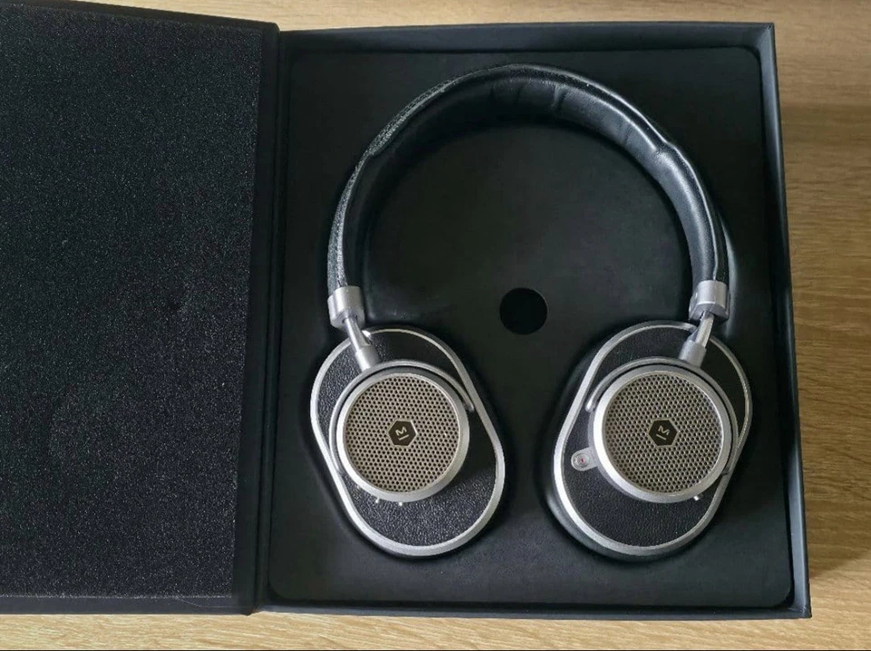 Master & Dynamic MW65 Bluetooth Headphones - Black used Japan - Image 3 of 4