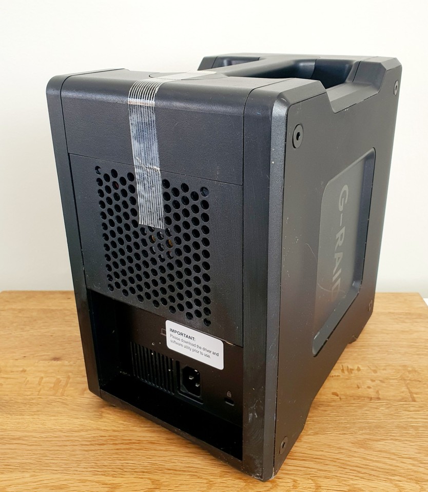 SanDisk Professional G-RAID SHUTTLE 4 Disk Array Desktop Black Hard ...