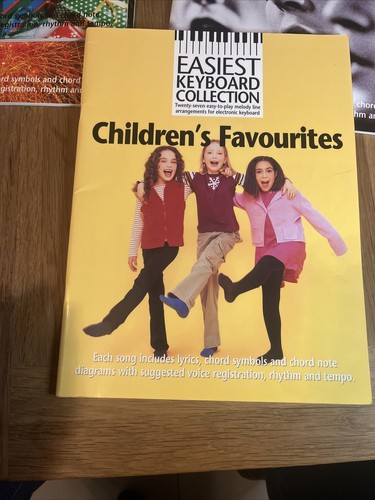 4 Easiest Keyboard Collection Songbooks - The Beatles, Showstoppers, Christmas - Picture 6 of 11