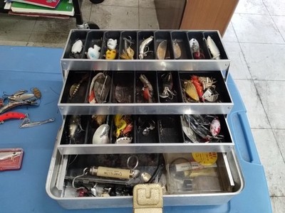 Vintage UMCO tackle box 103a loaded with fishing lures. | eBay Vintage UMCO tackle box 103a loaded with fishing lures. | eBay