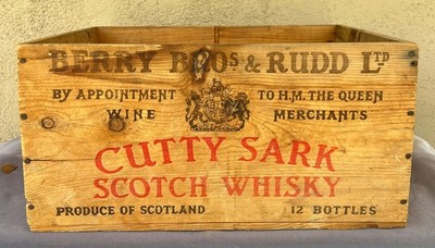 Vintage CUTTY SARK Scotch Whisky Wooden Crate