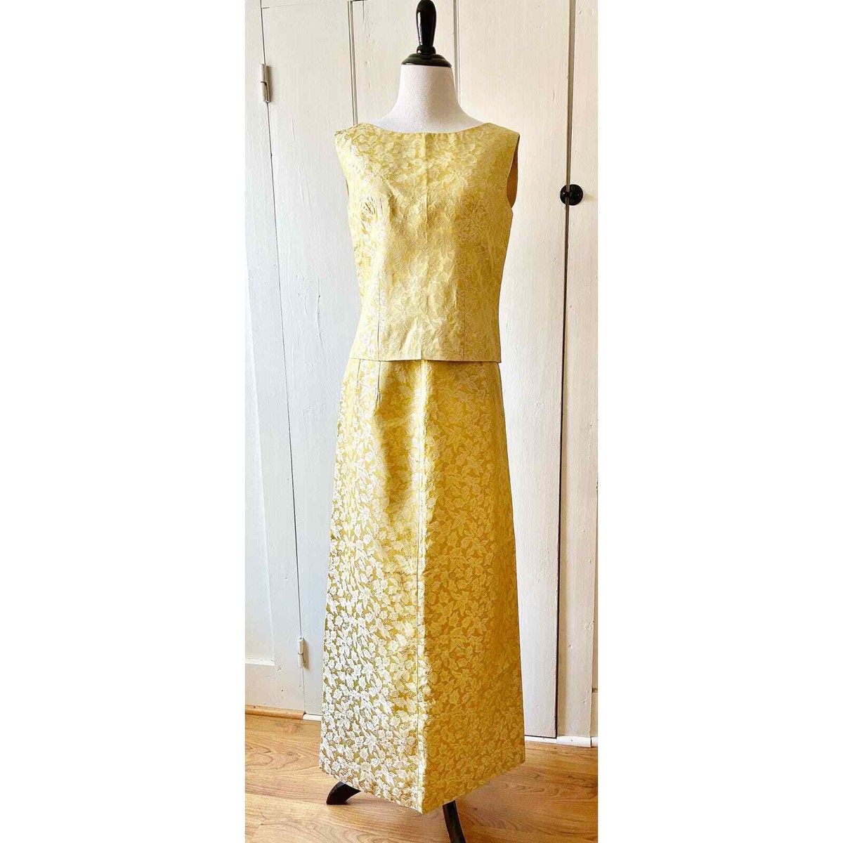 gold dress akira QUEEN OF EVERYTHING MIRRORED MAXI IN – 26.06COLL main image 1