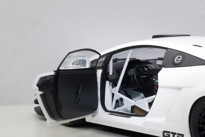 AUTOart Lamborghini Gallardo GT3 FL2 2013 white 1:18 81358
