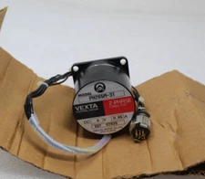NEW VEXTA STEPPING, ORIENTAL MOTOR, PH265M-31, 2-PHASE, DC 6V, 0.85A, 0.9/STEP