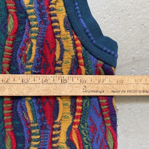 Vintage Coogi 3D Knit Wool Sweater Vest Made In Australia Size Small - Picture 3 of 9