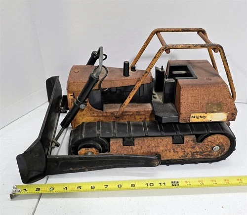T-106 VINTAGE 60'S/70'S TONKA PRESSED STEEL MIGHTY TONKA BULLDOZER VEHICLE