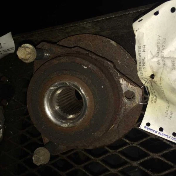 Buje delantero Jeep Liberty 02-05 sin ABS Foto 2 de 2