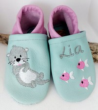 Krabbelschuhe/Lederpuschen Fischotter+Fische+ Namen personalisiert bestickt mint