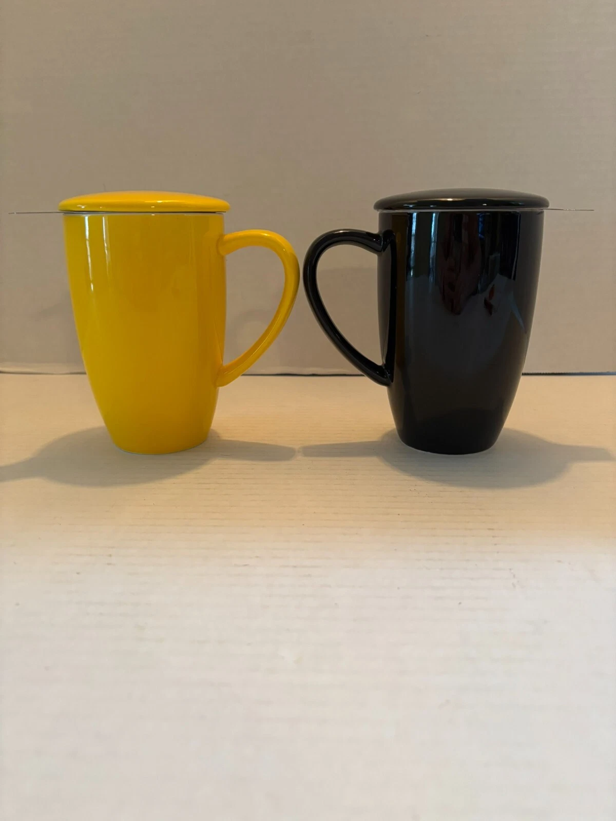 Pair of Sweejar Tea Infuser Ceramic Mugs w/Lids Black and Yellow 5.5 inches Tall