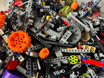 Lego Technic Bulk Lot - Pins Bricks Bars Plates Wheels Gears 21.6 Lbs