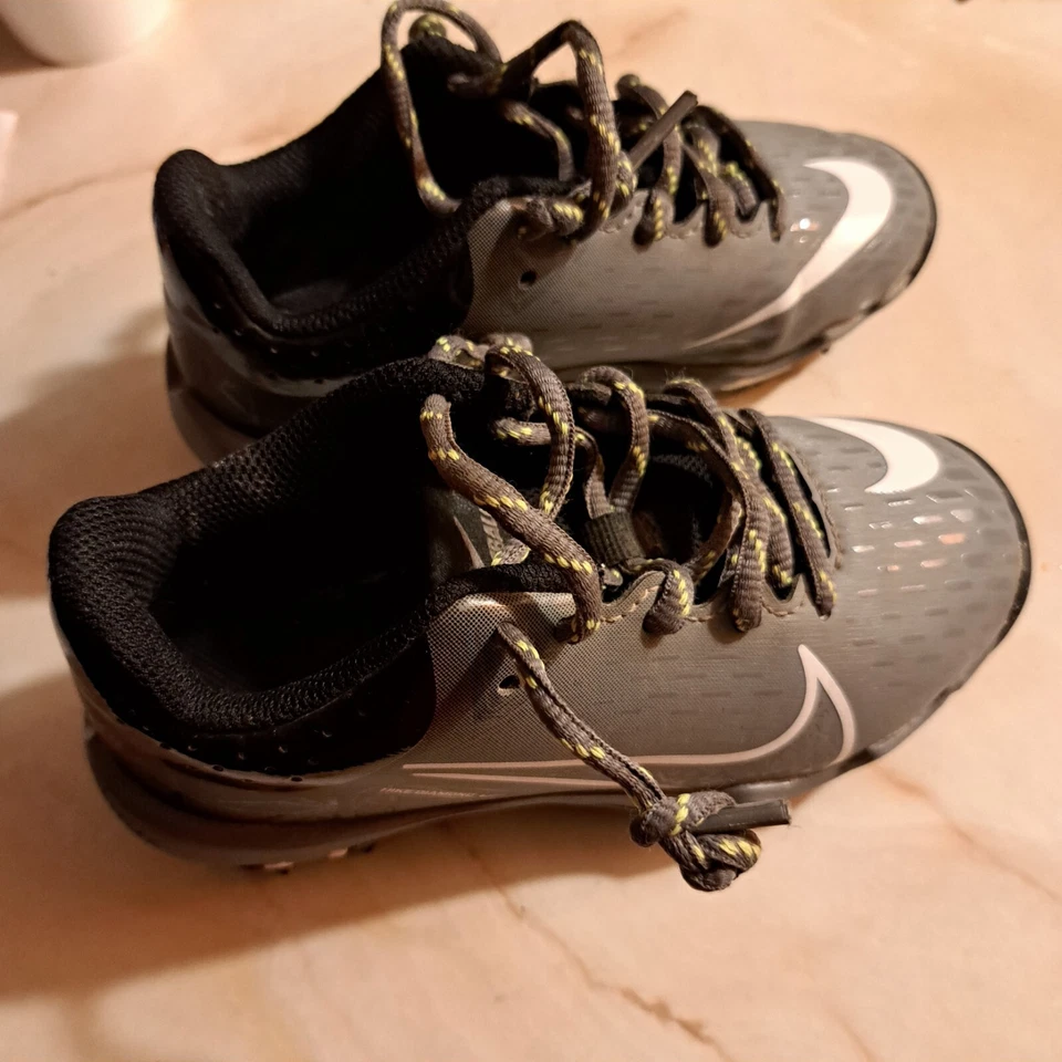 Nike Girls Shoes *SIZE 11C* Hyperdiamond4 Keystone Softball Cleats ModGrey/white - Image 2 of 4