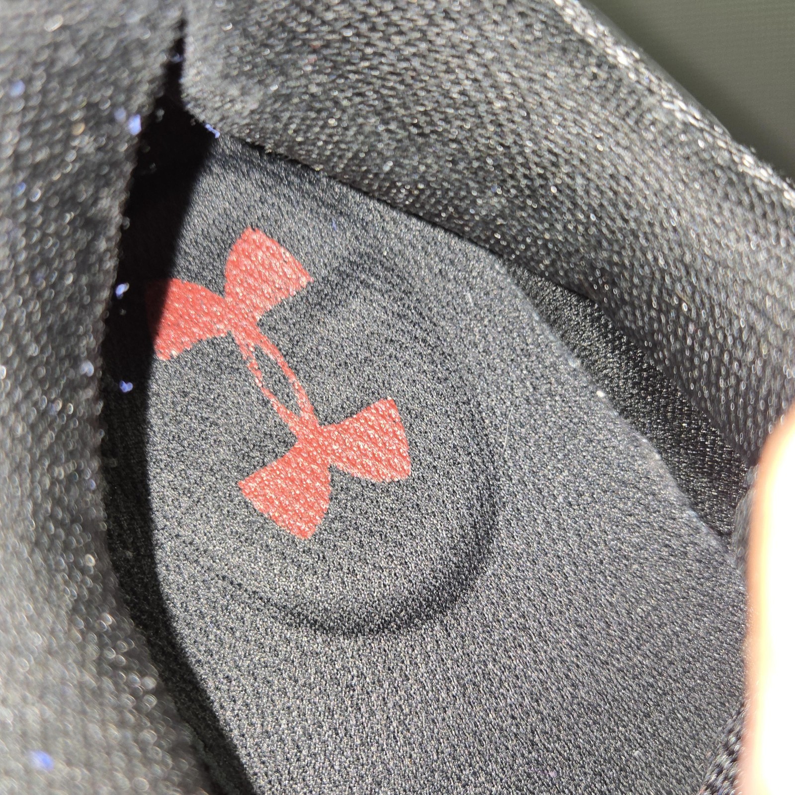 Under Armour Charged Rogue Shoes Mens Size 11.5 Black Red Sneakers 3021865-001 thumbnail 8