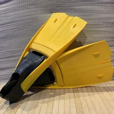 Dolfino Italia High-Performance Fins Small Men 4-6 39-41 Women’s 5-7 (fit Youth)