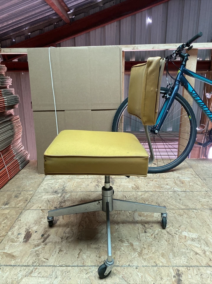 Vtg Mcm Steelcase Swivel Tanker Office Chair Industrial Goodform USA Yellow - Image 4 of 4