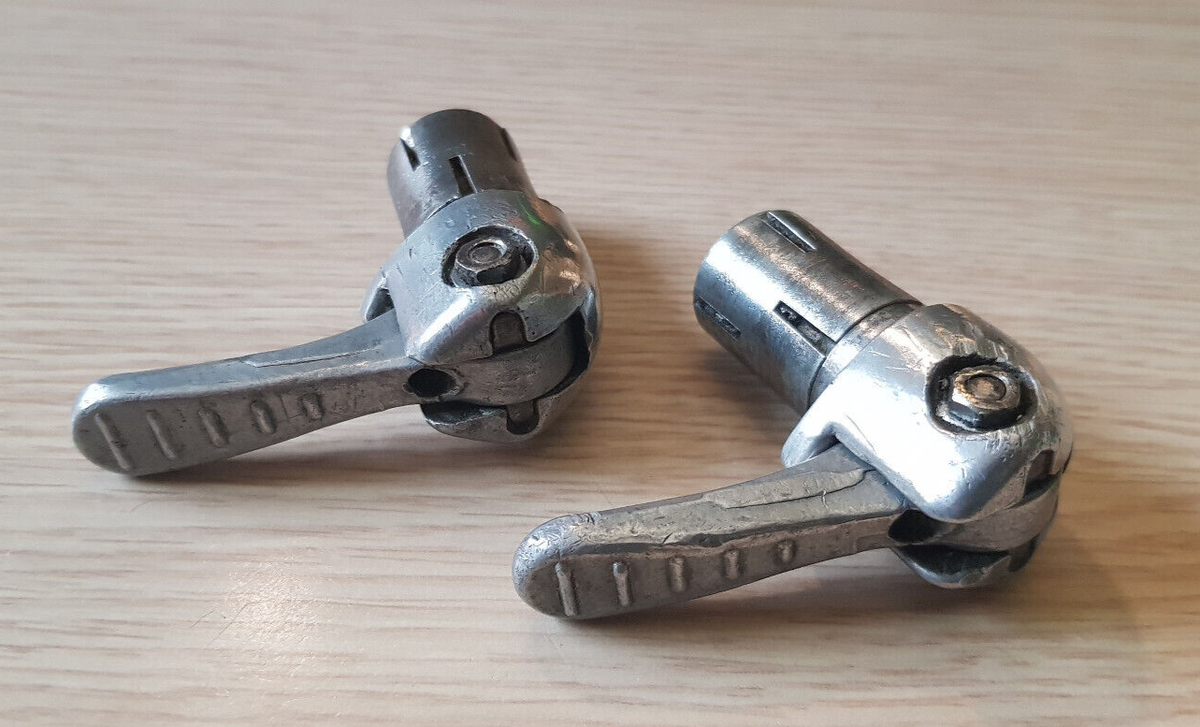 Manettes de dérailleurs vélo de route Microshift 3x9v - Partie cycle vélo sur La Bécanerie