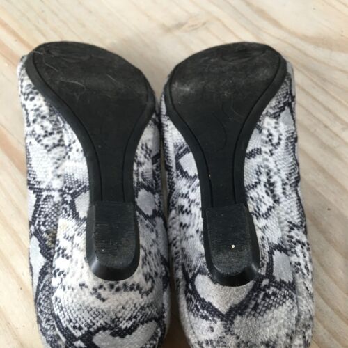 Rocket Dog Shoes Womens 7.5 M Snake Pattern Slip On Ballet Flats White Fabric - Picture 10 of 16