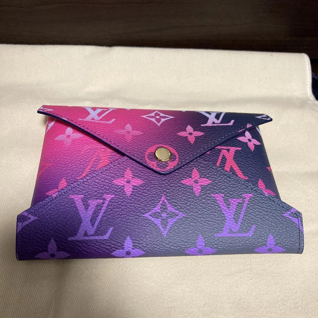 Louis Vuitton Medium Midnight Fuchsia Spring in the City Kirigami Pouch