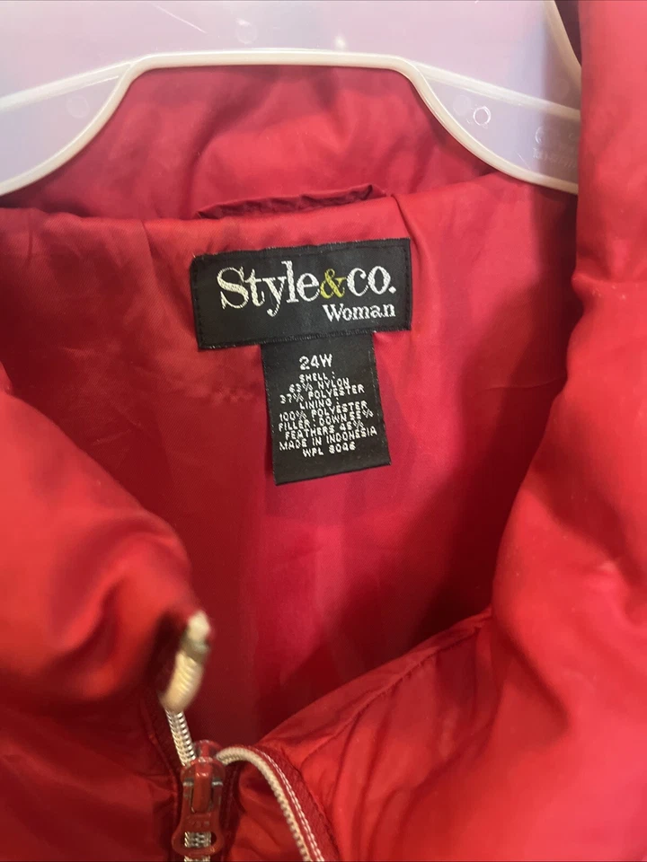 Abrigo rojo relleno de plumón Style & CO 24 W para mujer Foto 2 de 4