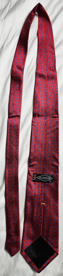 Corbata XMI Platinum para hombre a cuadros rojos toda seda hecha a mano en EE. UU. Foto 2 de 4