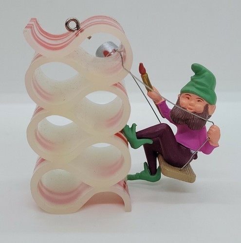 Hallmark Keepsake Ornament 1982 Elfin Artist Elf w/ Ribbon Candy Mint - Picture 3 of 7