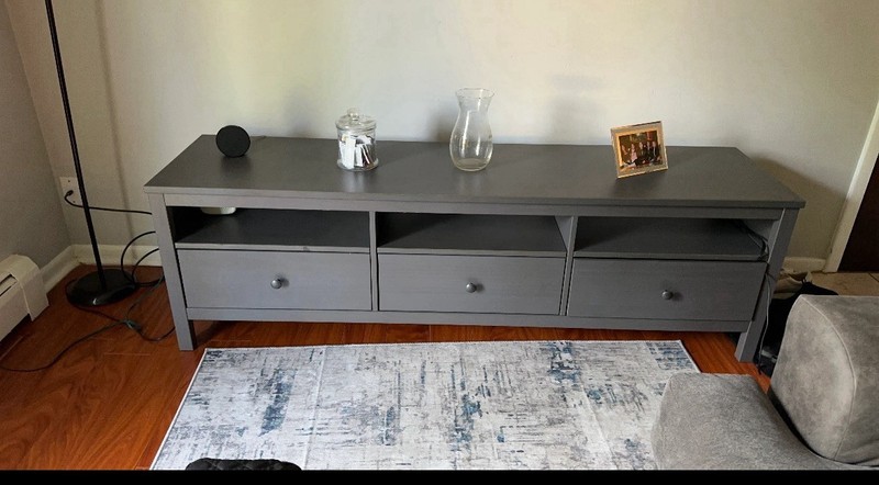 Gray TV Traditional Stand with 3 Drawers and MDF/Chipboard, Knob Handles
