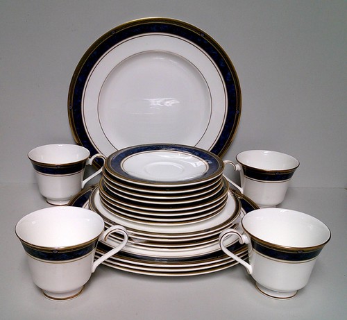 Royal Doulton STANWYCK H5212 20 Piece Set FOUR PLACE SETTINGS More Items Here