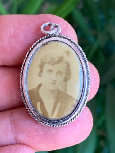 Art Deco ALPACCA Round Morning Photo Portrait Pendant Watch Chain Fob c.1920 - Picture 4 of 7