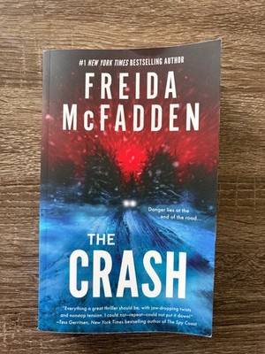 Freida McFadden The Crash PB and J.D. Robb Desperation in Death HC Book Lot