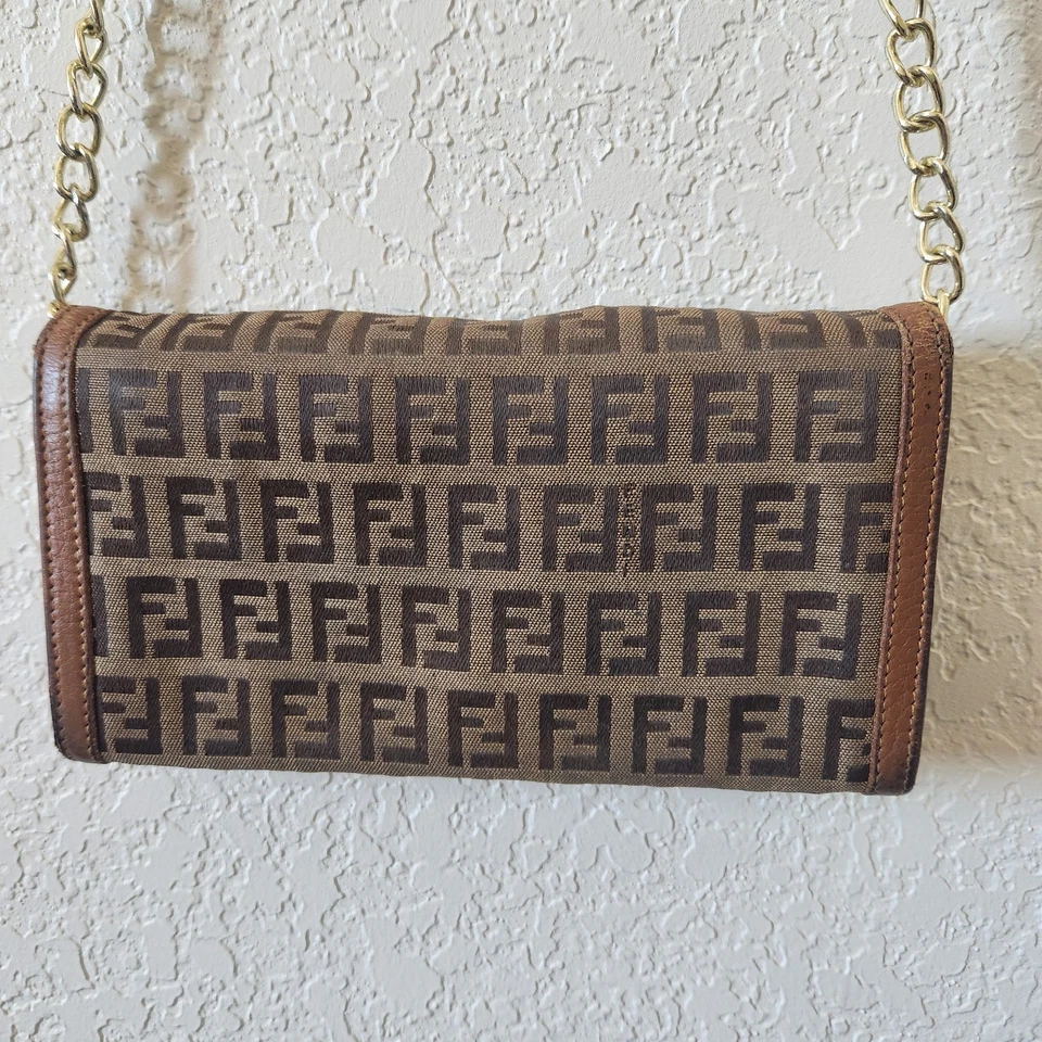 Cartera o bandolera Fendi de lona de cuero marrón dorado herrajes Foto 4 de 4