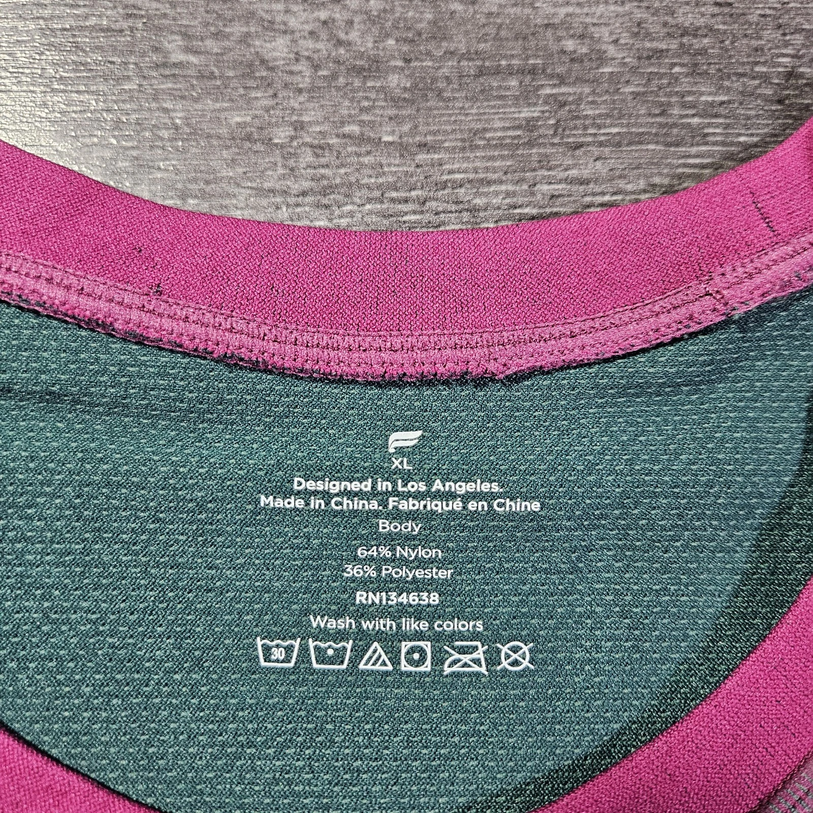 fabletics the training day performance stretch gym reflective shirt
